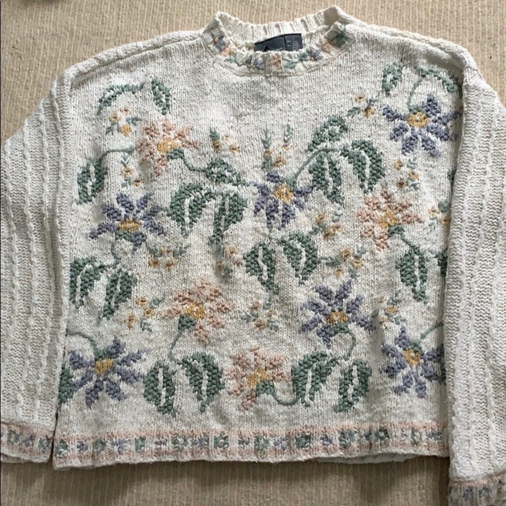 Super cute floral sweater